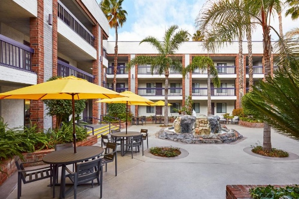 Best Western Plus Meridian Inn & Suites, Anaheim-Orange image 28